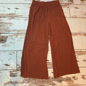 H&M Wide Legged Cropped Pants Size Small (Rust Colored)